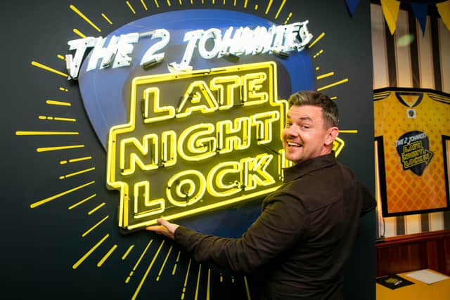 PJ Gallagher tells the lads about how terrifying stand up comedy can be and how he spent the guts of 20 years cacking himself. PJ chats about nicking knickers at the gym, having to cycle to his own christening (in safari style shorts!) co-parenting Stella the Staffy with his ex and how his two year old twins refuse to sleep.