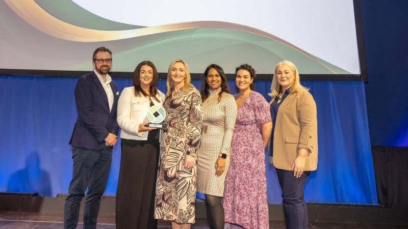   Leeanne Patterson, Emma McNulty, Nivi Garhewal, Lee-Anne Burke and Tracy Moore were presented with the award by Rob Daly, Chief Customer Officer, CPL.