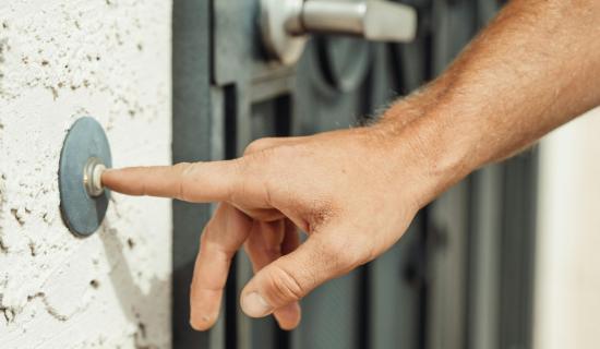 Public urged to be wary of 'tarmac scam' conmen targeting the elderly in Donegal