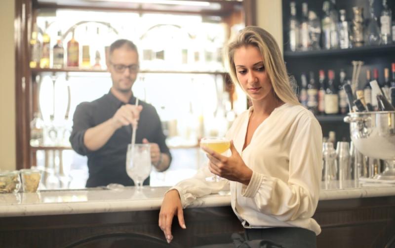 National: Irish woman accidentally orders €2,000 cocktail she didn't even like in London hotel