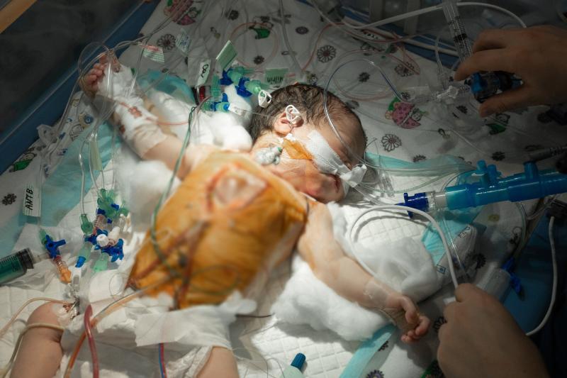 Irish nurse aids in 'Christmas miracle' as Irish charity saves newborn's life in Ukraine