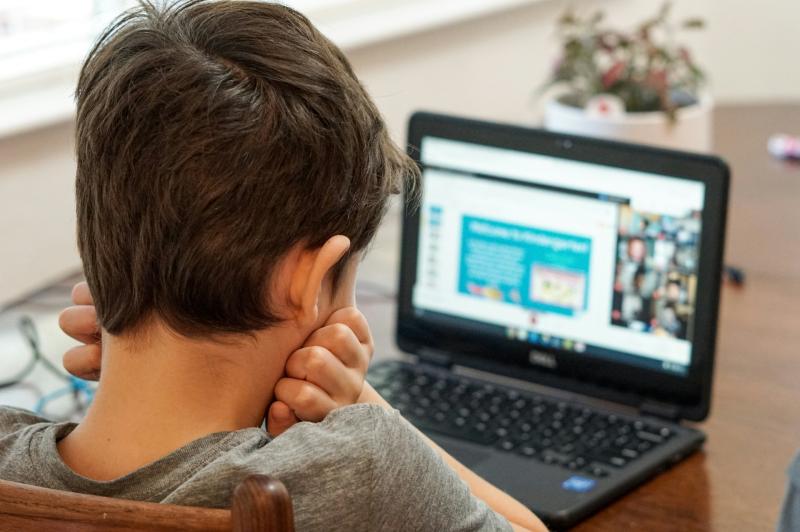 National: WATCH: Chilling new ad from ISPCC shows dangers of online grooming 