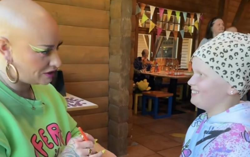WATCH: Influencer inspires Irish child with Alopecia to take hat off in public for first time 