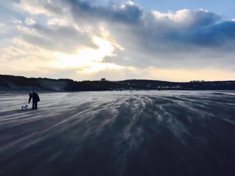 More sunny spells and scattered showers for Donegal with a dip to 4 degrees tonight