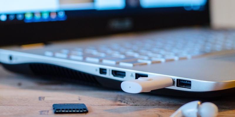 Man who left USB sticks with child sex images in Letterkenny hostel avoids prison