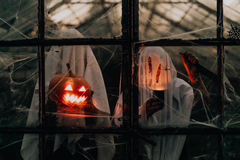 ALERT: Expert warns against wearing 'dangerous' and 'illegal' Halloween costumes