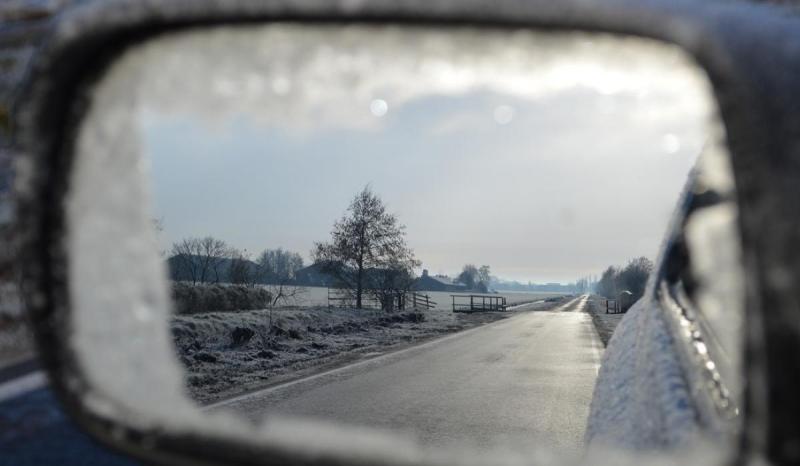 Cold to start in Donegal with frost and icy patches and risk of thunderstorms later