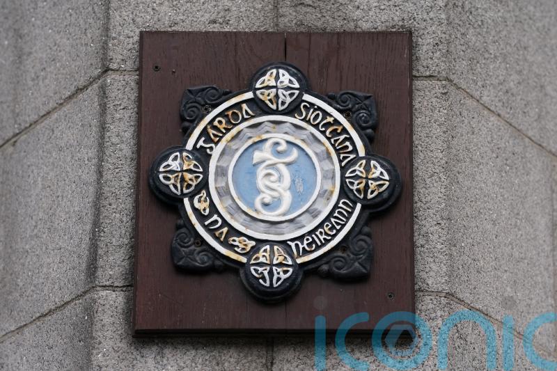 Garda attacked after stopping vehicle in Dublin
